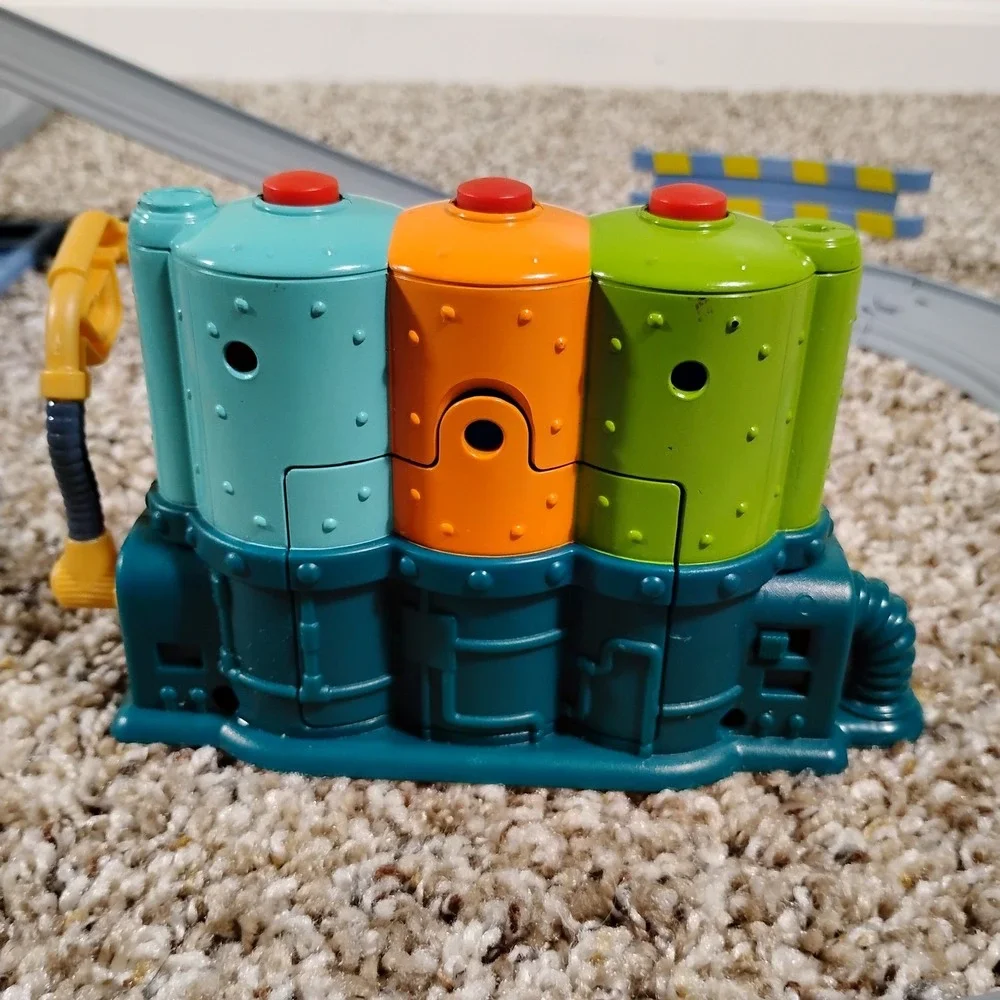 Chuggington Interactive Railway Wash & Fuel Set Complete Brewster READ DESCRIPTI